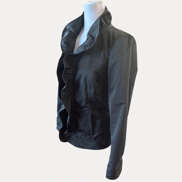 Lafayette 148 New York Black Ruffle Neckline Full Zip Jacket Size 4 Small Top - Picture 2 of 12